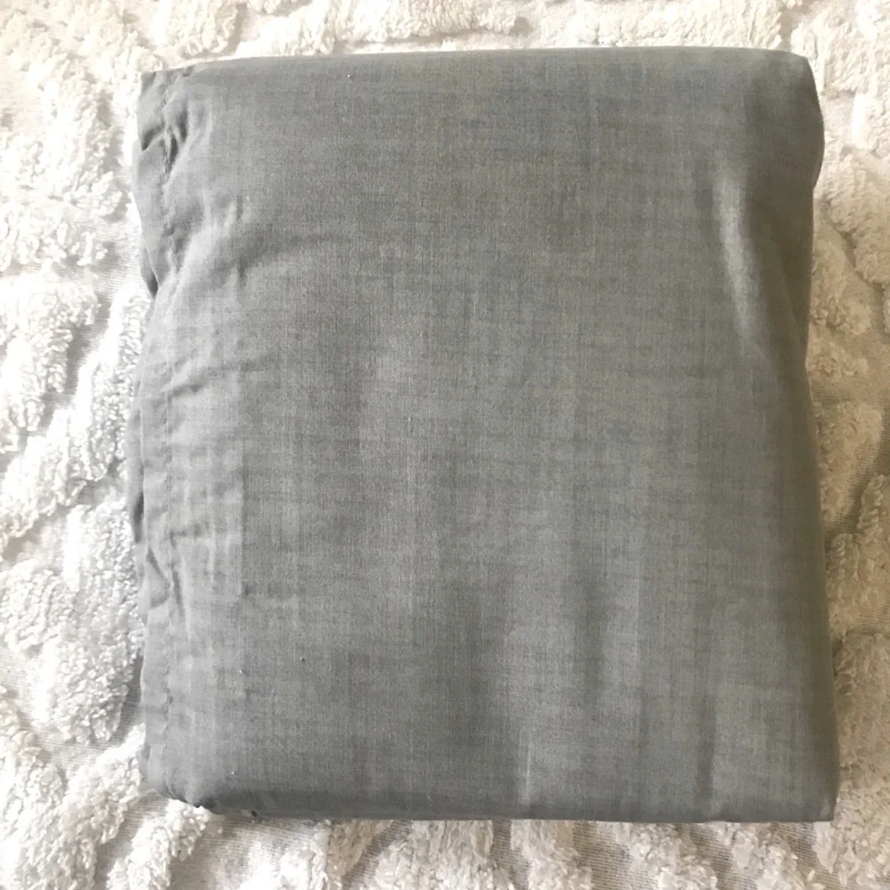 NWoT King size Bedskirt elegant in Light Gray